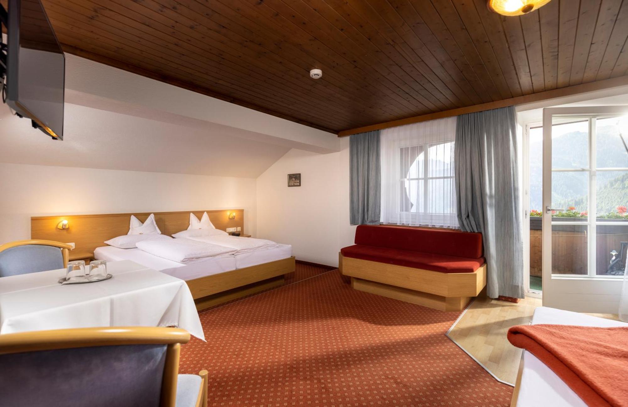 Hotel Der Oswalderhof Obertilliach Exteriér fotografie