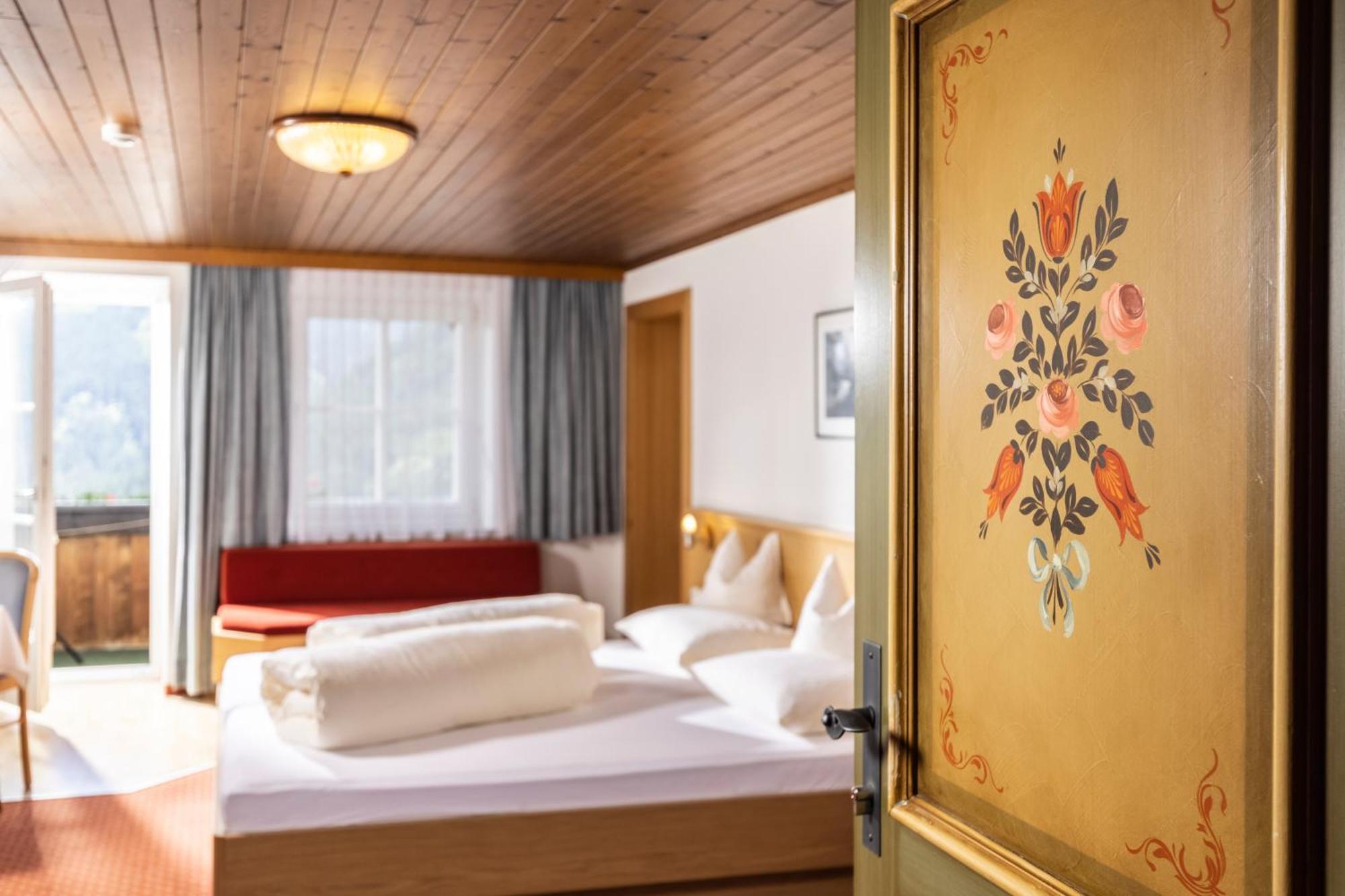 Hotel Der Oswalderhof Obertilliach Exteriér fotografie